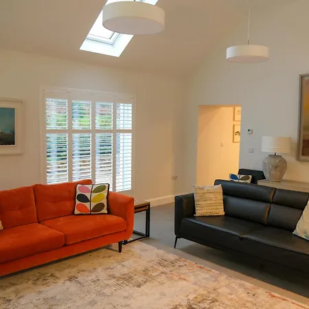 Willow Villa